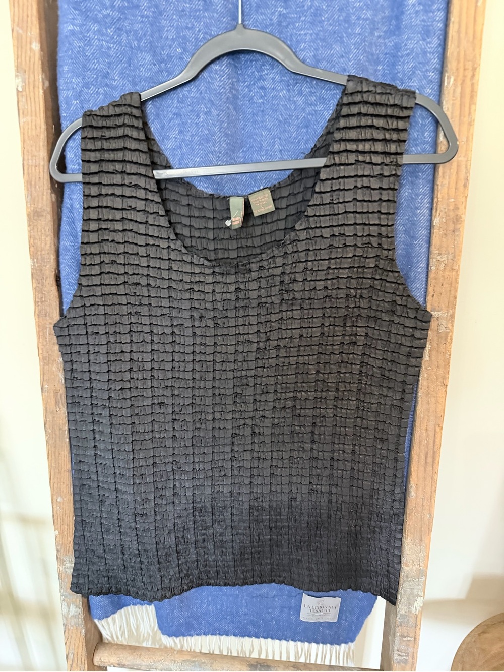 Women's Black Sleeveless Textured Tank Top